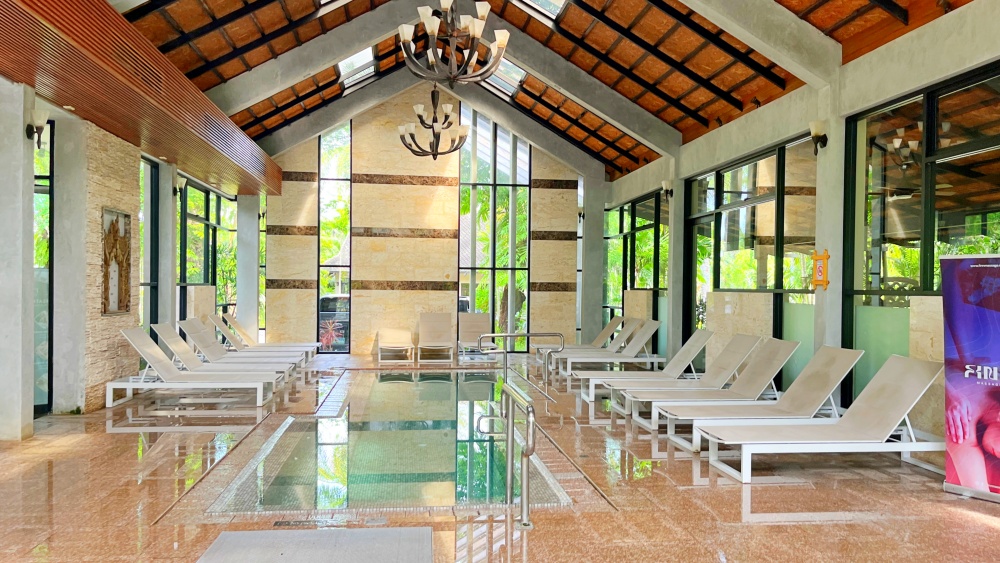 プーケットから1時間半の温泉ホテル The Hotspring Beach Resort & Spa