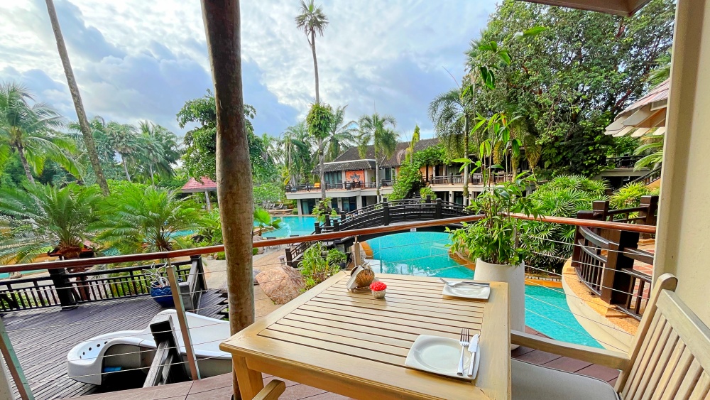 プーケットから1時間半の温泉ホテル The Hotspring Beach Resort & Spa