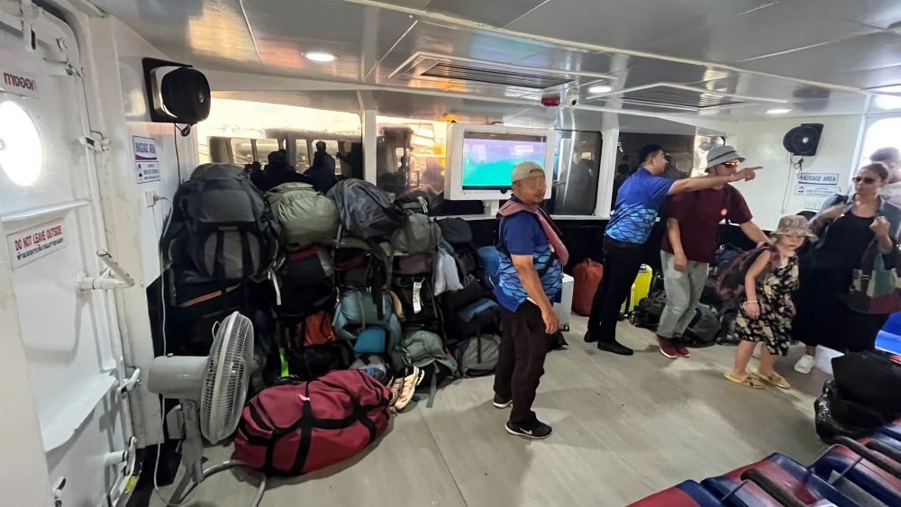 プーケットからタオ島　バス+フェリー