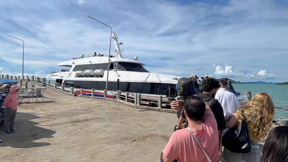 プーケットからタオ島　バス+フェリー