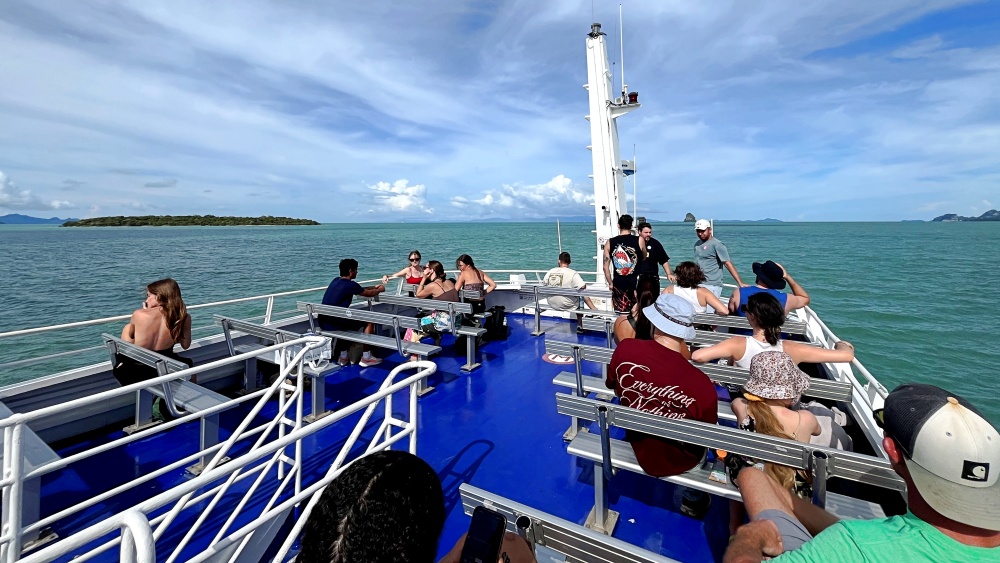 プーケットからタオ島　バス+フェリー