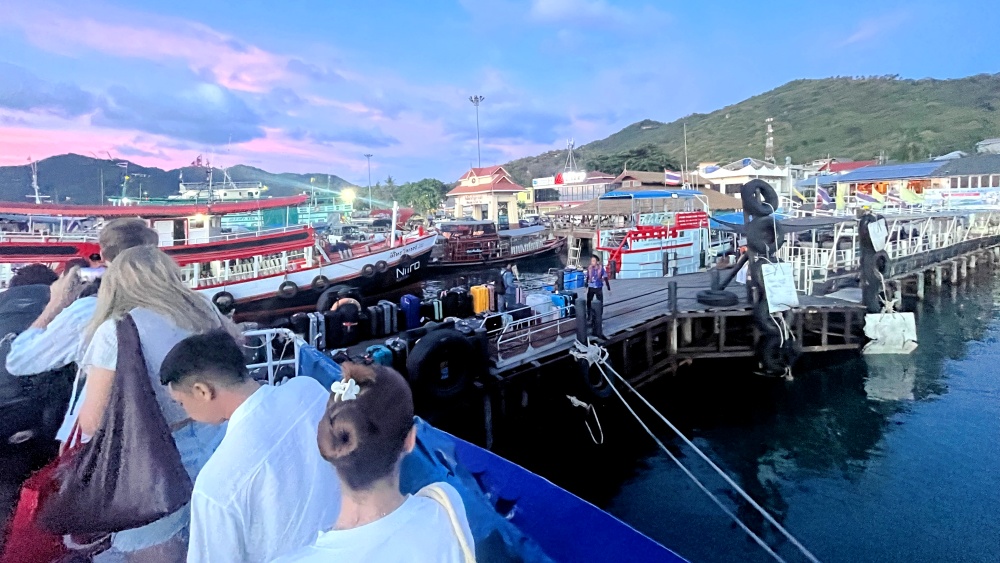 プーケットからタオ島　バス+フェリー