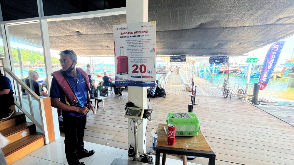 プーケットからタオ島　バス+フェリー