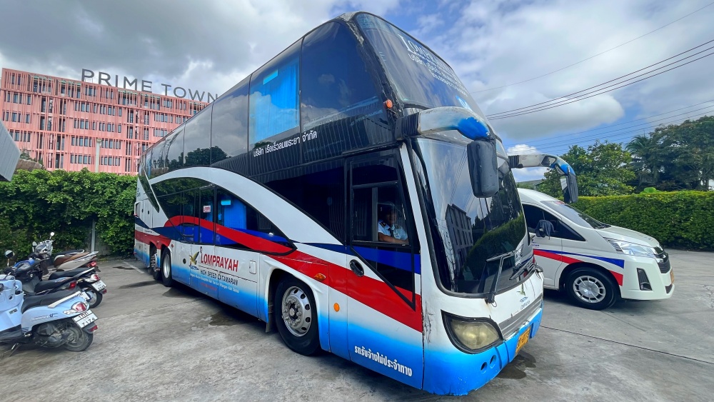 プーケットからタオ島　バス+フェリー