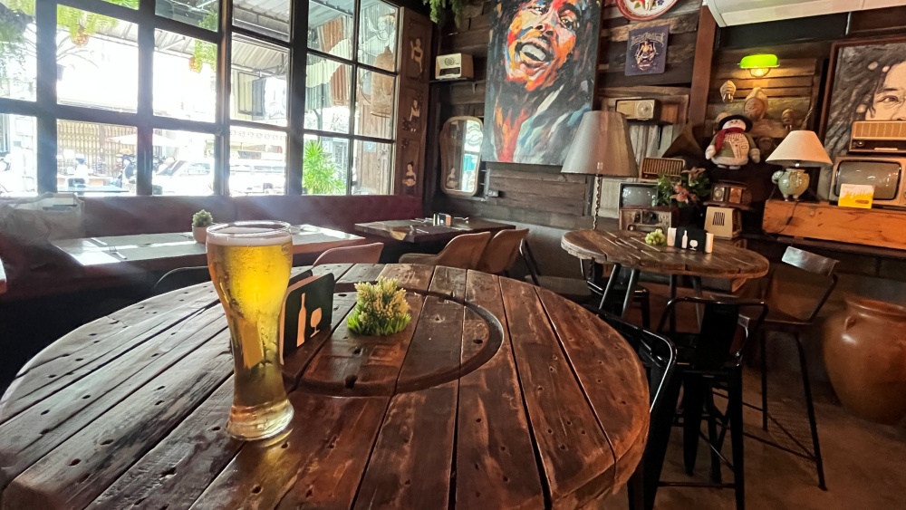 プーケットオールドタウン　おすすめレストラン　生ビール