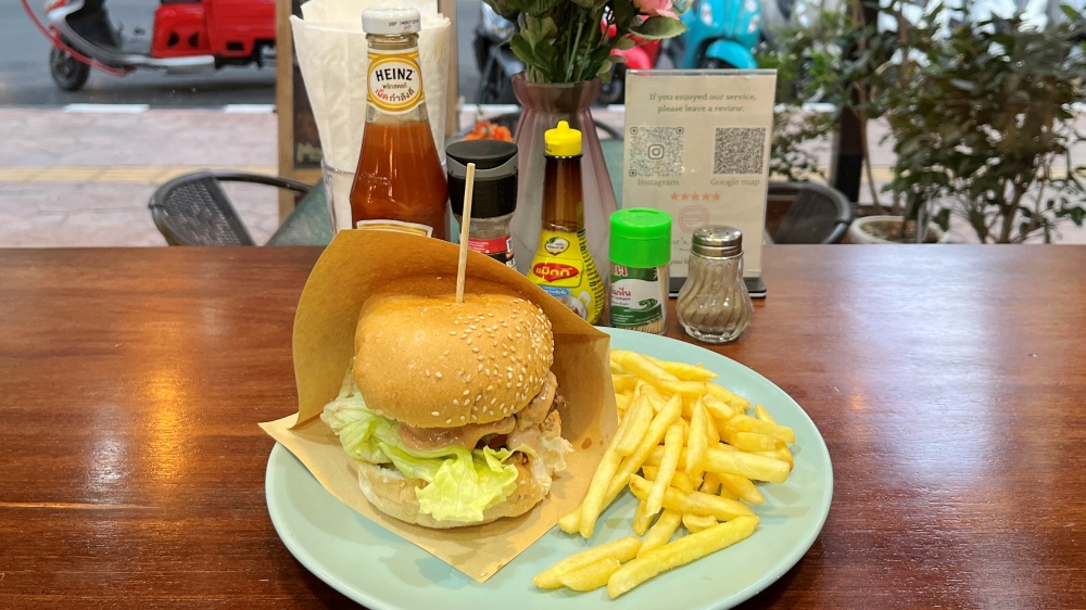 パトンで美味しいハンバーガー屋さん　Dar's Burger - Bunz of Zen-