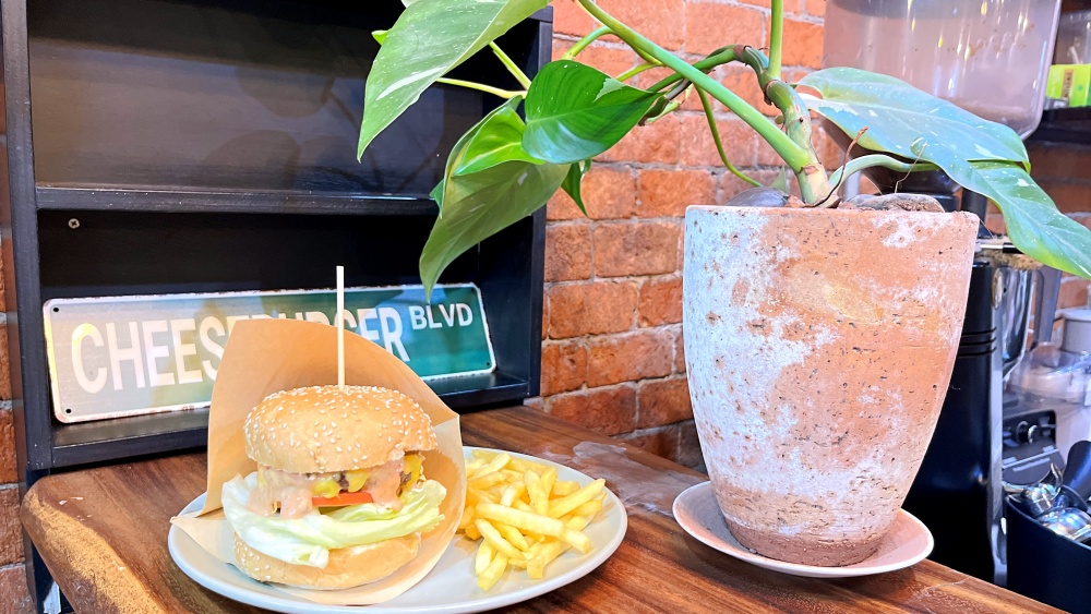 パトンで美味しいハンバーガー屋さん　Dar's Burger - Bunz of Zen-