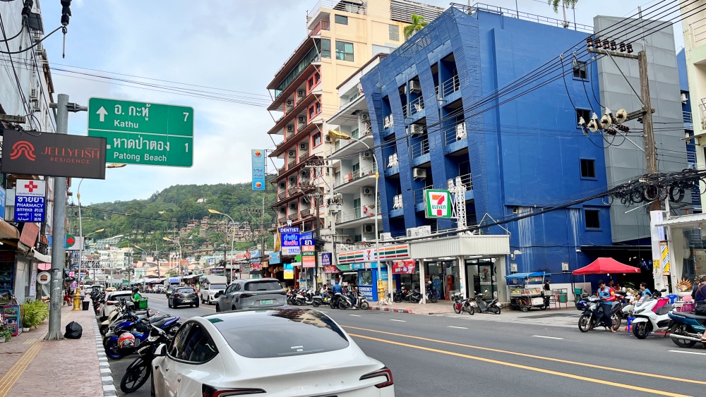 パトンのホテル　ZEN Hotel Patong Beach