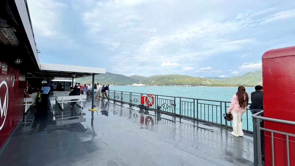 プーケットからカーフェリーでサムイ島・タオ島へ