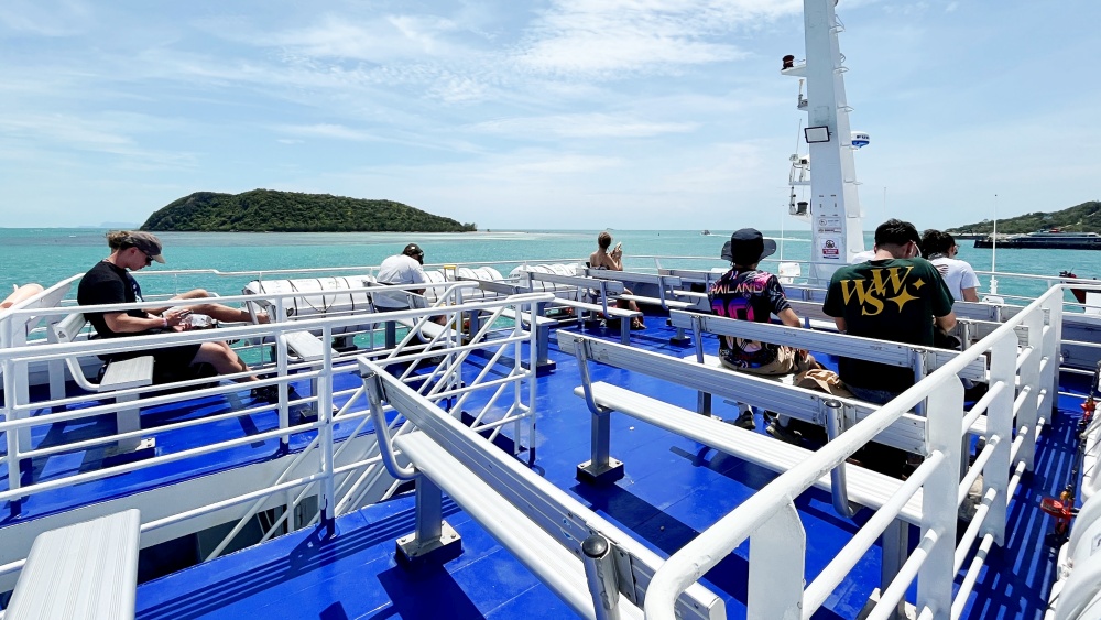 プーケットからカーフェリーでサムイ島・タオ島へ