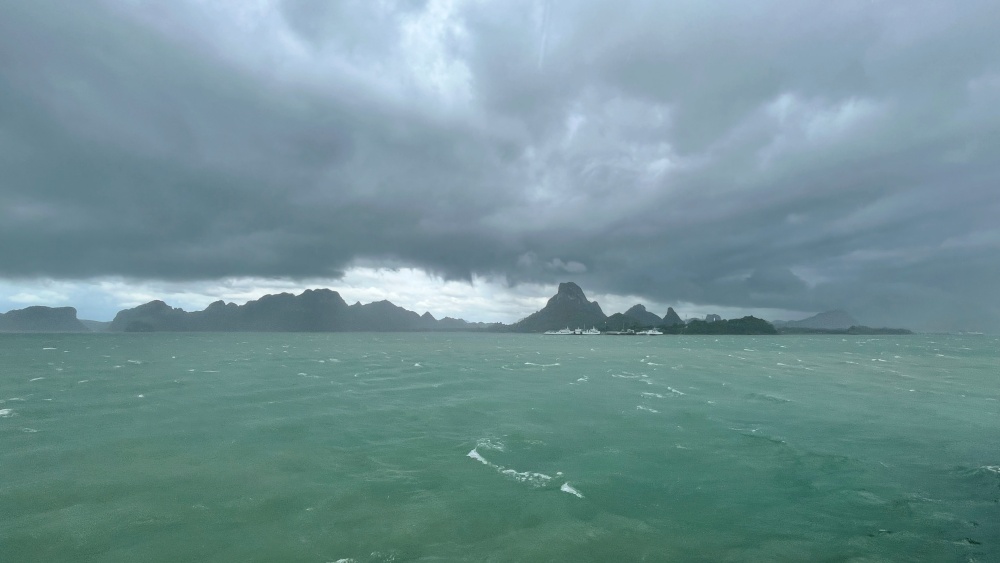 プーケットからカーフェリーでサムイ島・タオ島へ