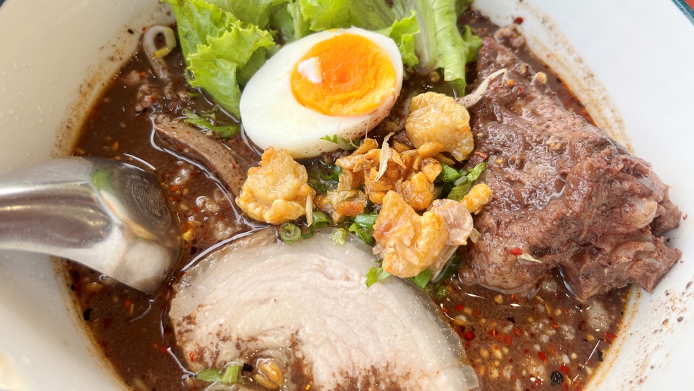 プーケットタウンバスターミナル近くのタイラーメン屋さん
