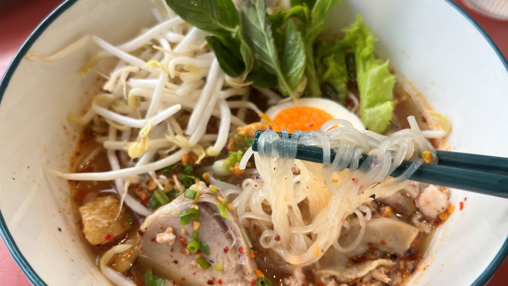 プーケットタウンバスターミナル近くのタイラーメン屋さん