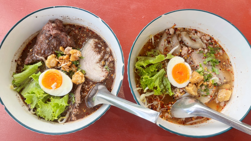 プーケットタウンバスターミナル近くのタイラーメン屋さん