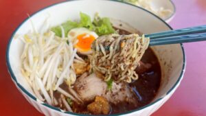 プーケットタウンバスターミナル近くのタイラーメン屋さん